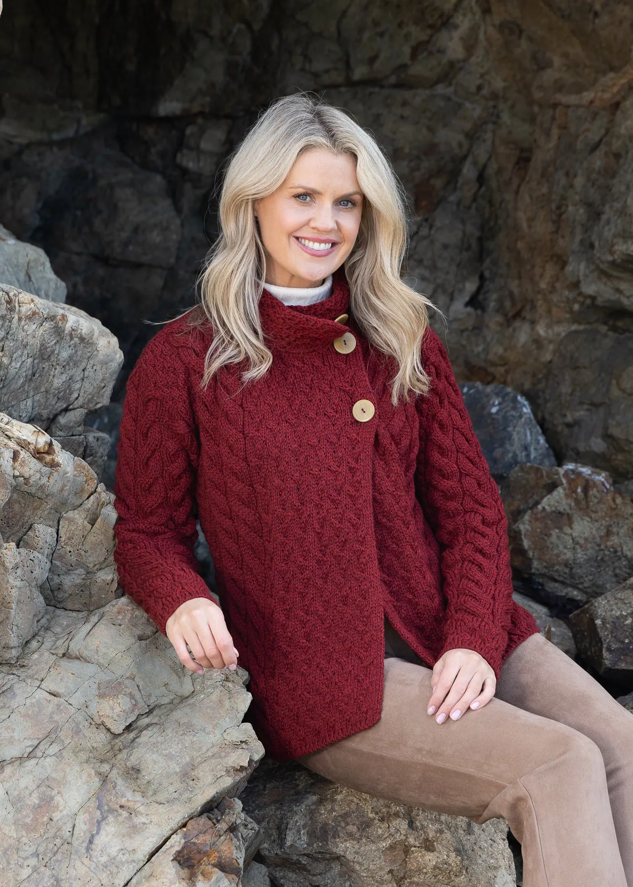 Aran 3 Buttons Trellis Cardigan | Red