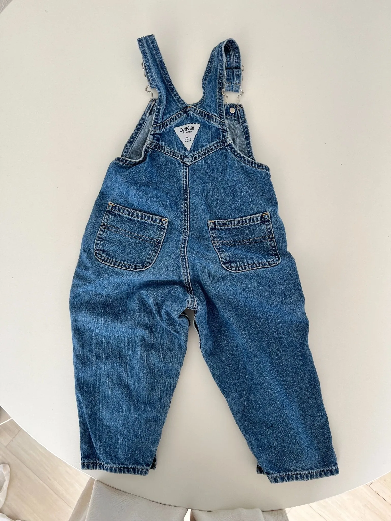 Oshkosh overall pre loved 3t