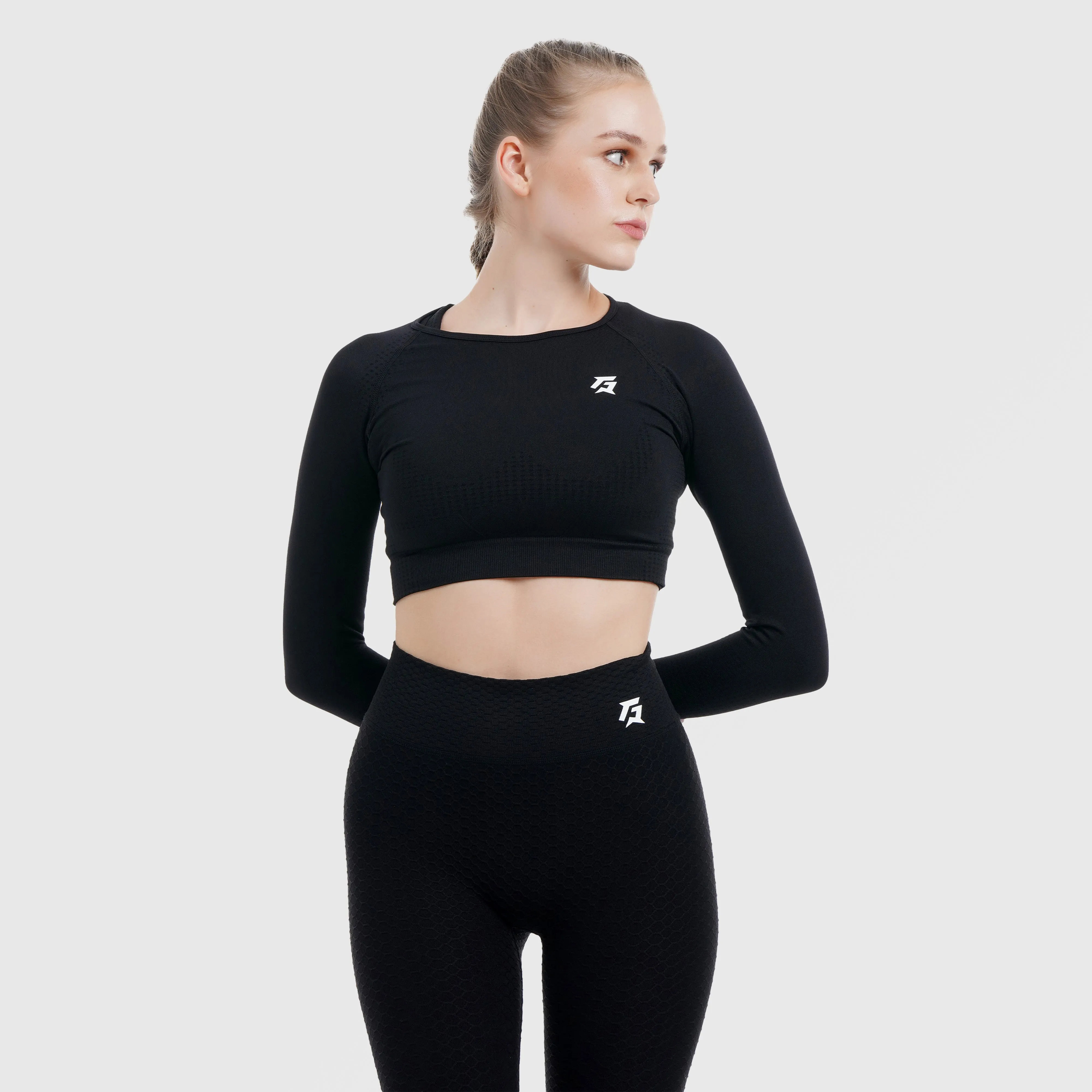 Pace Seamless Crop Top (Black)