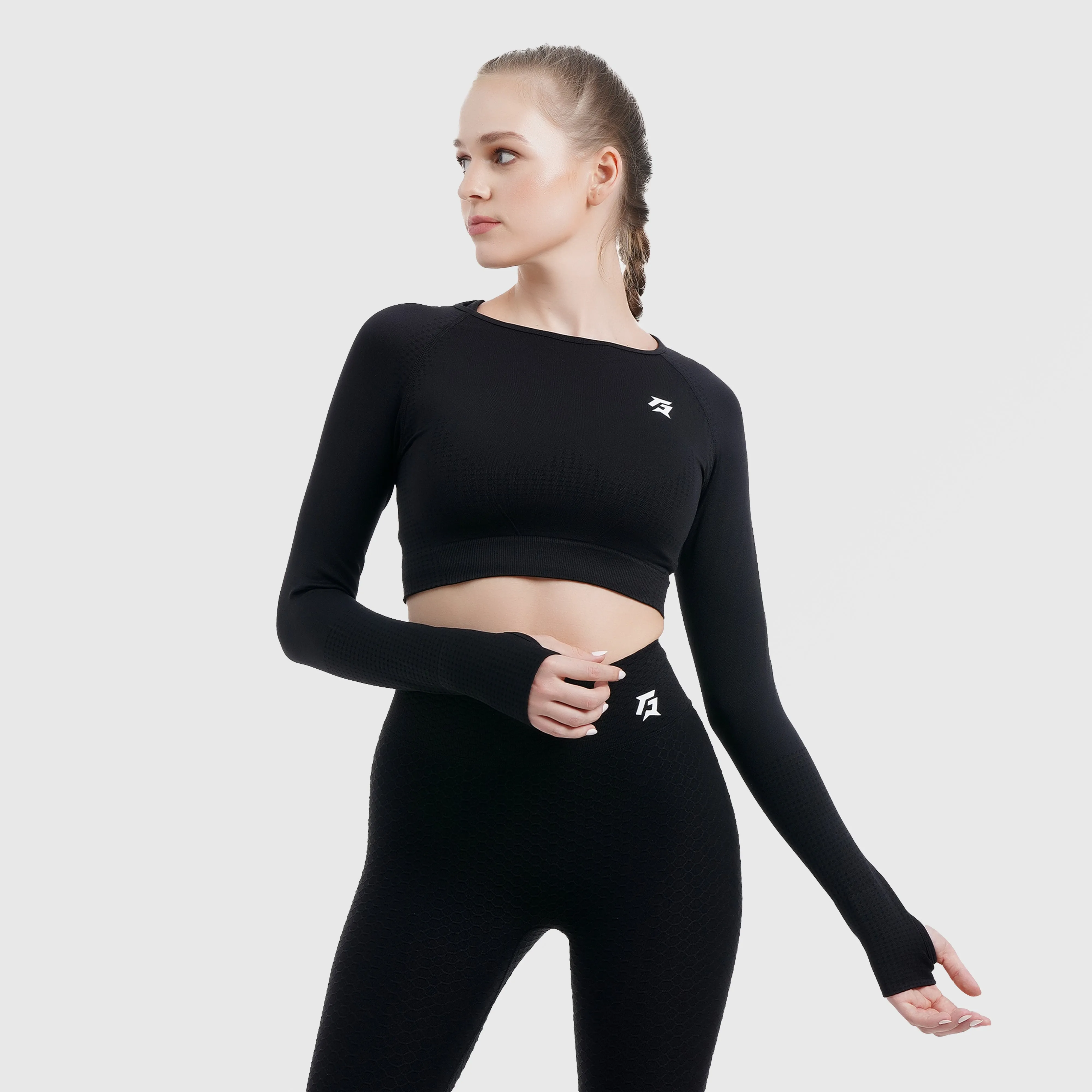 Pace Seamless Crop Top (Black)