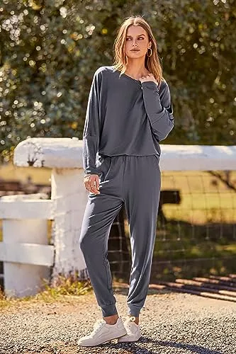 PRETTYGARDEN Women's 2023 Fall Fashion Outfits 2 Piece Sweatsuit Solid Color Long Sleeve Pullover Long Pants (Grey Blue,X-Large)