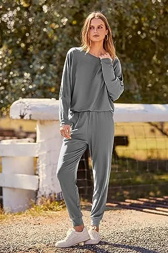 PRETTYGARDEN Women's 2023 Fall Fashion Outfits 2 Piece Sweatsuit Solid Color Long Sleeve Pullover Long Pants (Grey Blue,X-Large)